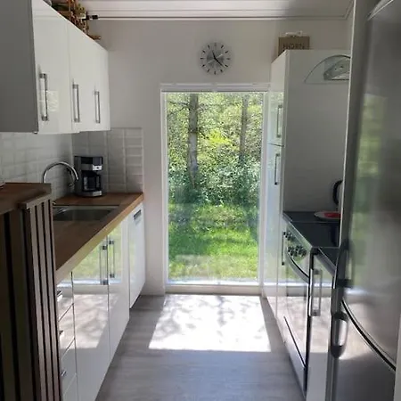 Moderne I Naturskonne Omgivelser