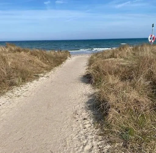 Moderne I Naturskonne Omgivelser