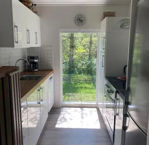 Moderne I Naturskonne Omgivelser